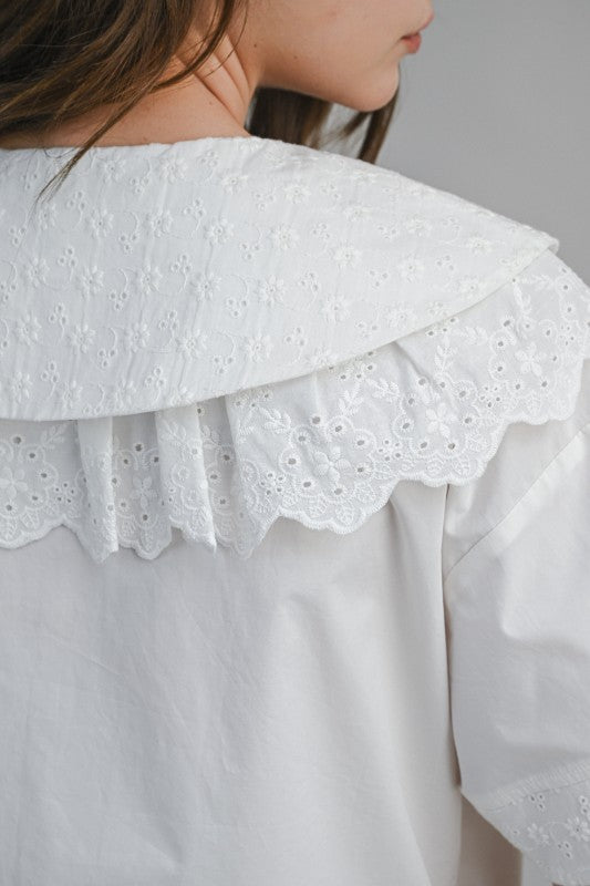 TOP COLLAR EYELET WHITE