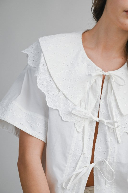 TOP COLLAR EYELET WHITE