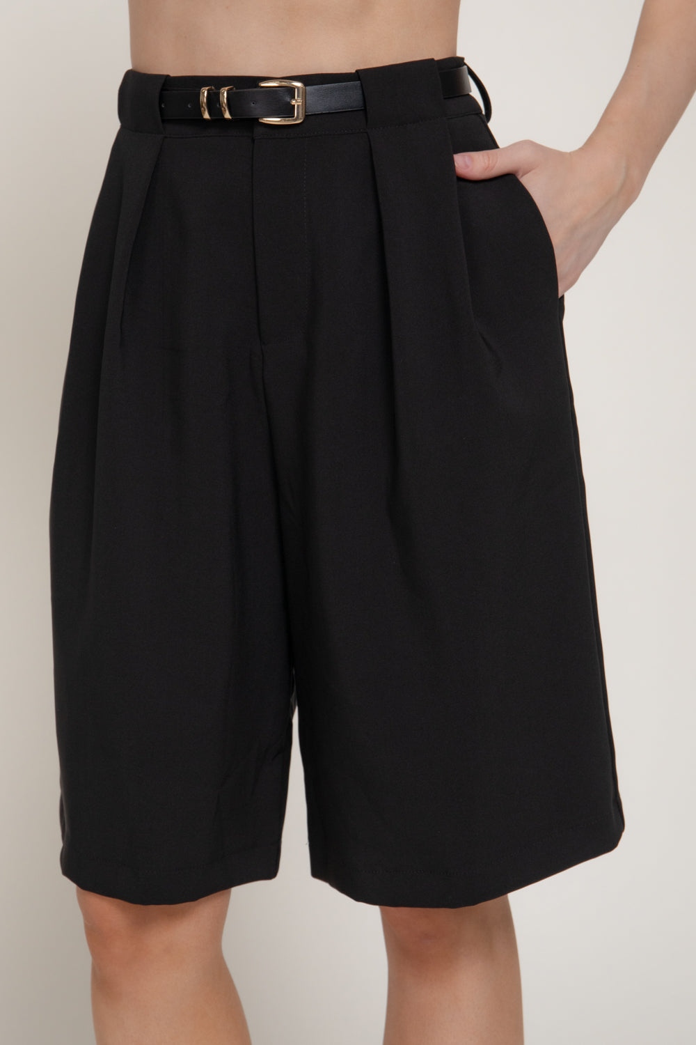 SHORT CORTE LARGO