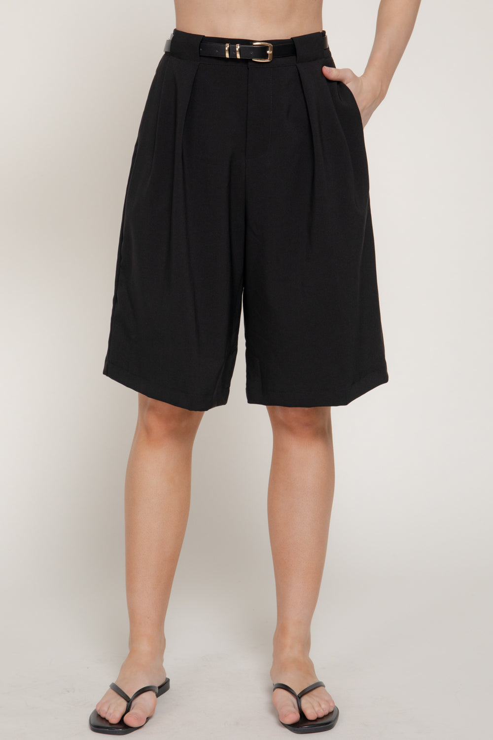 SHORT CORTE LARGO